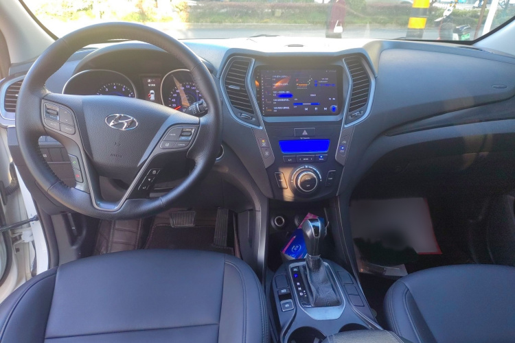 现代 胜达 2013款 2.4L 自动四驱智能型中控内饰7003