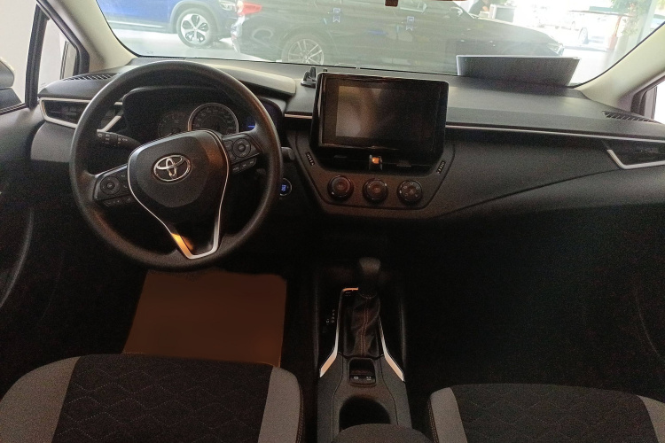 丰田 卡罗拉 2023款 1.2T 先锋版中控内饰7002