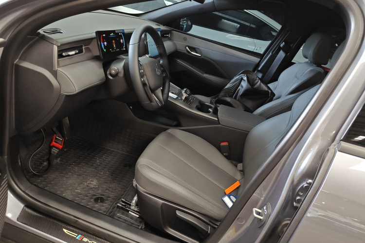 比亚迪 秦PLUS 2025款 DM-i 智驾版 55KM领先型中控内饰19