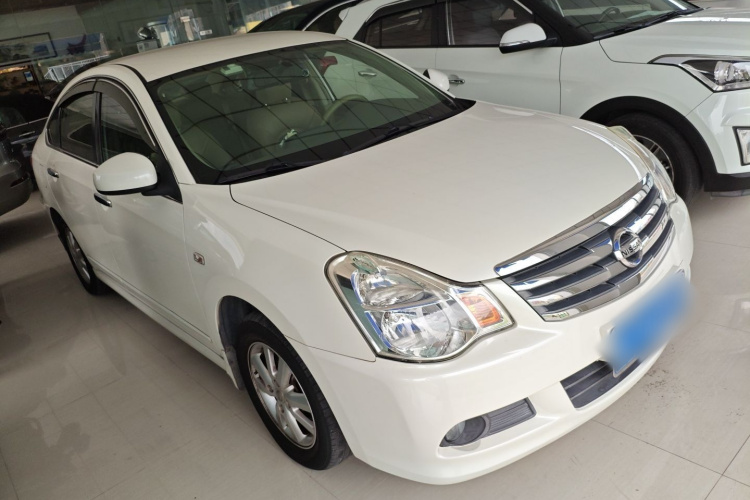 日产 轩逸 2012款 经典 1.6XE 自动舒适版车身外观3