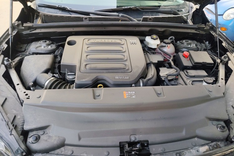 别克 昂科威 2025款 25T 进享白金版机舱底盘24