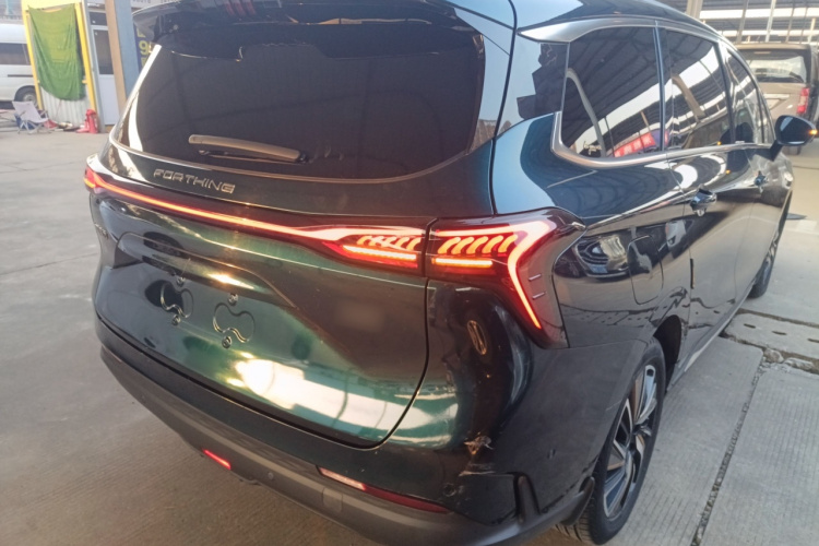 东风风行 风行游艇 2022款 1.5T DCT揽月版车身外观7