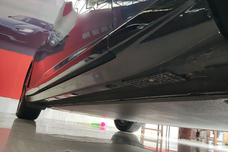 小米汽车 小米YU7 2025款 超长续航高性能四驱Max版局部细节9001