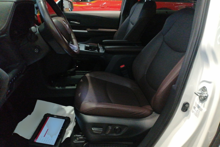 丰田 格瑞维亚 2022款 2.5L混动 旗舰版中控内饰19