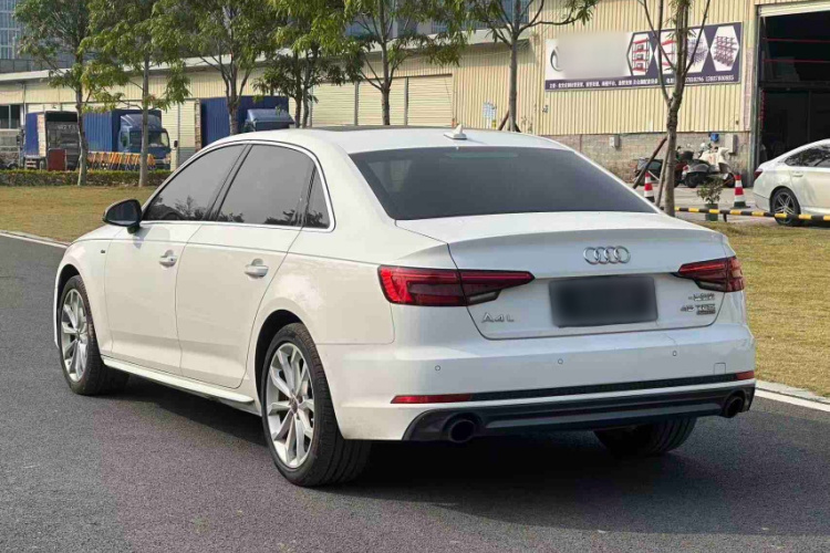 奥迪A4L 2018款 30周年年型 45 TFSI quattro 个性运动版车身外观6003