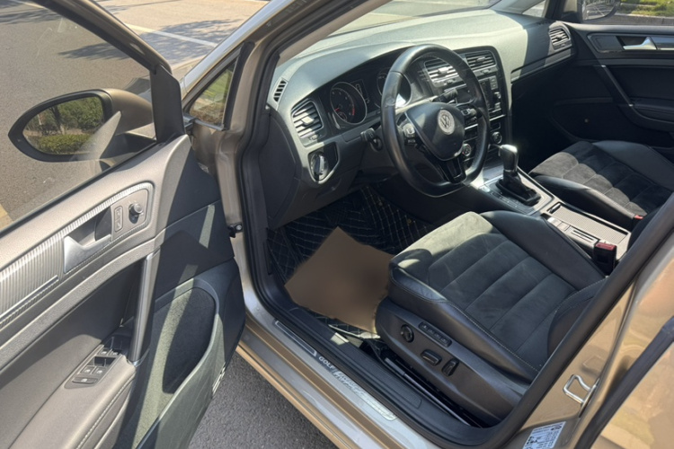 大众 高尔夫 2018款  230TSI 自动豪华型车身外观6003