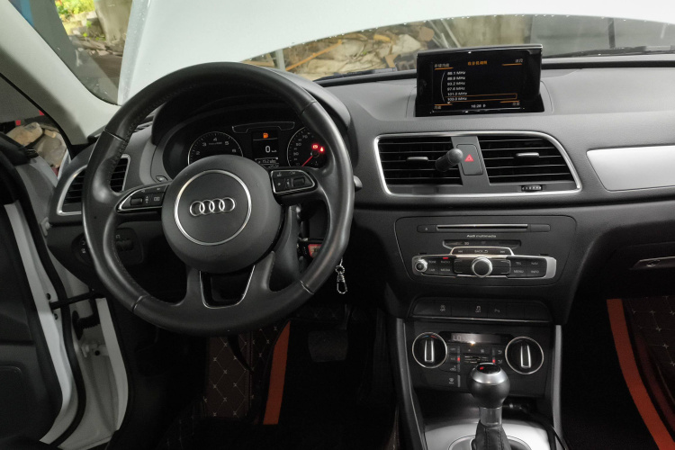 奥迪Q3 2018款 30 TFSI 时尚型典藏版中控内饰12