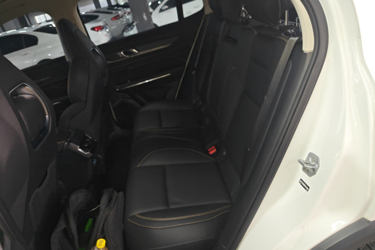 领克01 2023款 2.0TD 两驱亚运版中控内饰7004