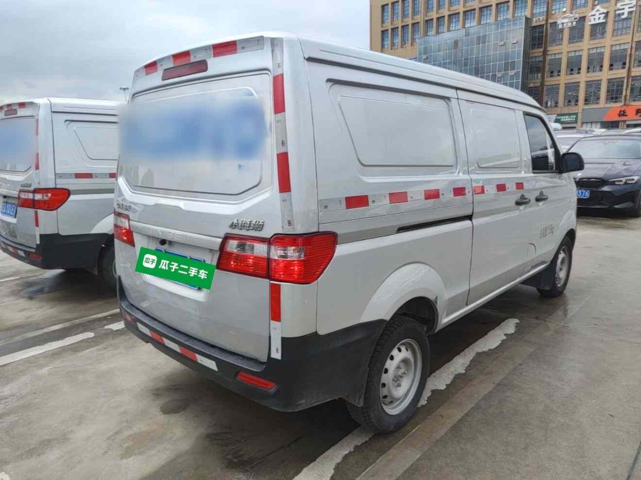 金杯 小海狮X30 2023款 1.5L 超享型厢货2/5座无空调版SWC15M(4)