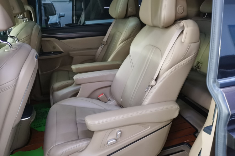 别克GL8 2020款 ES陆尊 653T 豪华型中控内饰7004