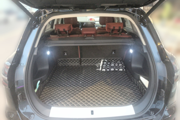 红旗HS5 2023款 2.0T 四驱旗享Pro版中控内饰23