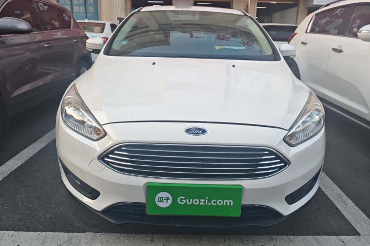 福特 福克斯 2018款 两厢经典 1.6L 自动风尚型智行版车身外观2