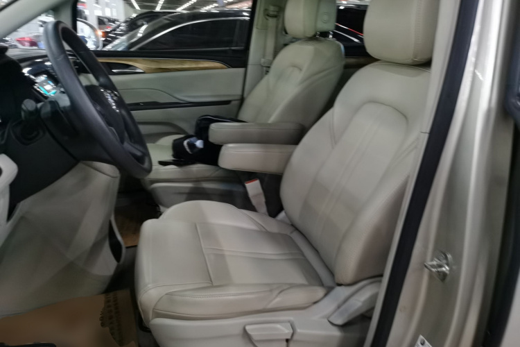 别克GL8 2018款 ES 28T 舒适型 国VI中控内饰19