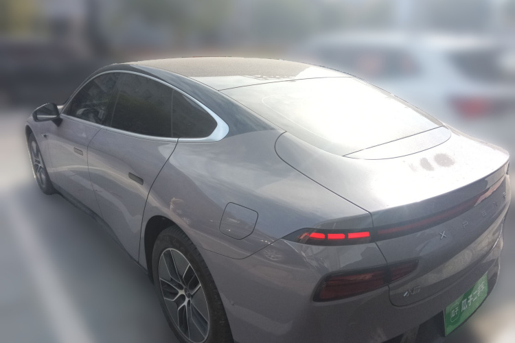 小鹏P7 2024款 P7i 550 Pro车身外观5