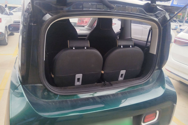 宝骏KiWi EV 2022款 设计师轻享版 三元锂局部细节23