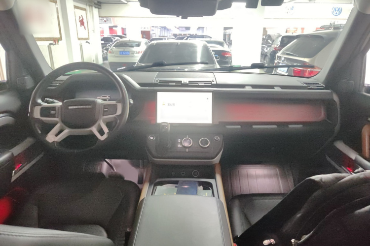 路虎卫士 2023款 改款 110 3.0T P400 暗黑特别版中控内饰7002