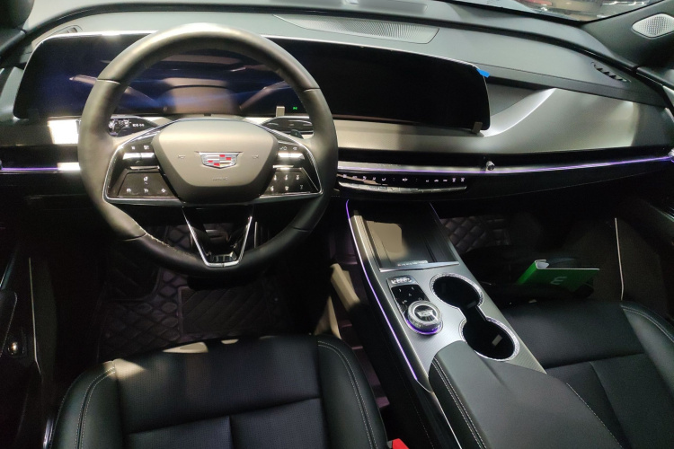 凯迪拉克XT5 2025款 2.0T 尊贵型中控内饰12