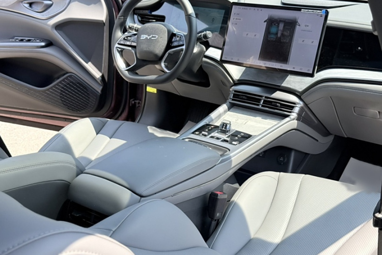 比亚迪 海豹 2024款 荣耀版 DM-i 1.5L 121km 豪华型中控内饰7002