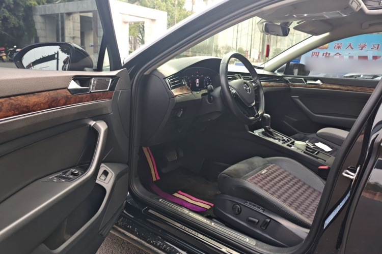 大众 迈腾 2018款 380TSI DSG 尊贵型中控内饰20