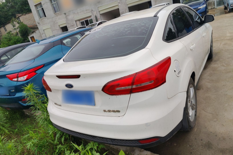 福特 福克斯 2017款 三厢 1.6L 自动舒适型智行版车身外观6004