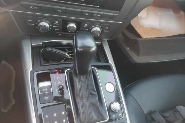 奥迪A6L 2018款 30周年年型 TFSI 进取型局部细节18