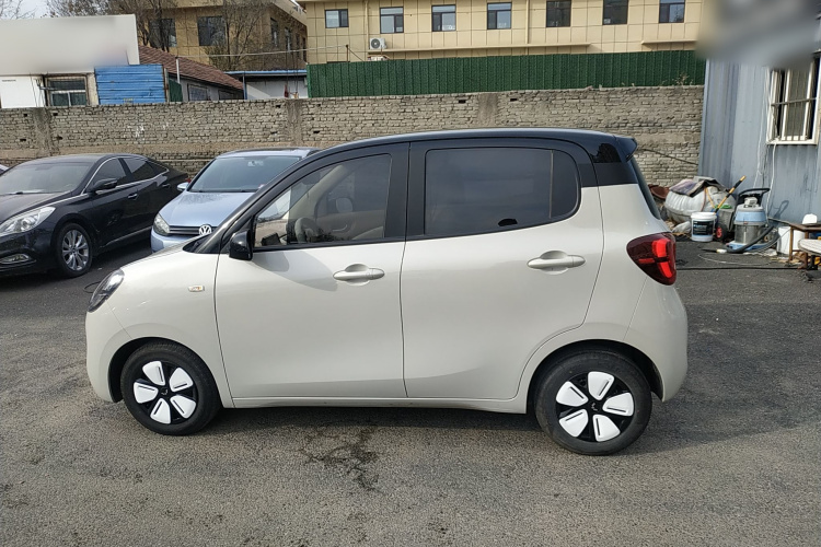 五菱汽车 宏光MINIEV 2025款 四门版 臻享+款车身外观4