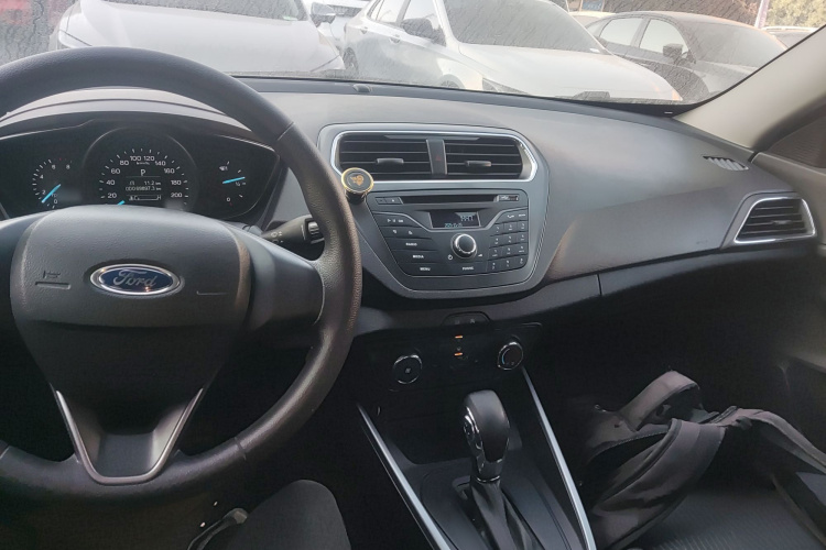 福特 福睿斯 2019款 1.5L 自动质享型中控内饰12