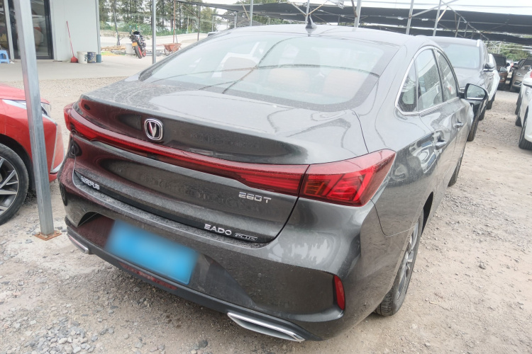 长安 逸动 2023款 畅享版 PLUS 蓝鲸NE 1.4T GDI DCT尊贵版车身外观7