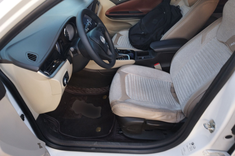 别克 威朗 2017款 三厢 15S 自动进取型中控内饰19