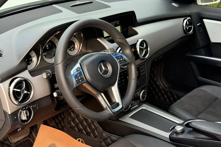 奔驰GLK级 2015款 GLK 260 4MATIC 动感型 极致版中控内饰7001