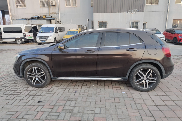 奔驰GLA 2015款 GLA 200 时尚型车身外观4