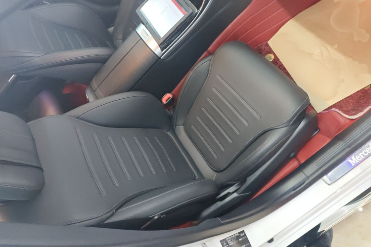 奔驰C级 2023款 改款二 C 260 L 运动版局部细节41