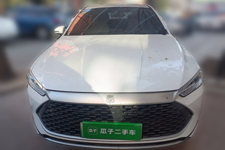 比亚迪 秦PLUS 2024款 荣耀版 DM-i 55KM领先型车身外观2