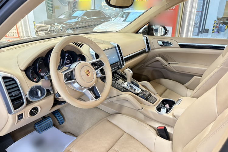保时捷 2016款 Cayenne 3.0T中控内饰7005