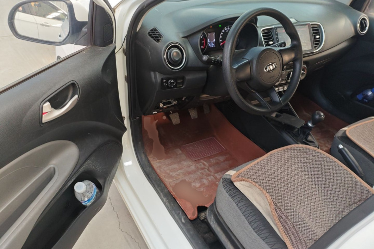 起亚 焕驰 2017款 1.4L 手动时尚版Smart中控内饰20