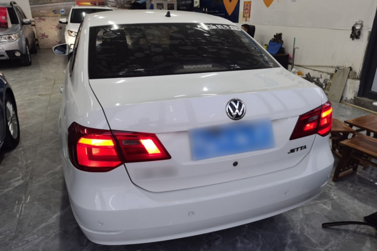 大众 捷达 2015款 质惠版 1.6L 手动时尚型车身外观6