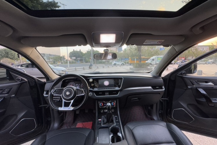 众泰T600 Coupe 2017款 1.5T 手动尊享型中控内饰7004