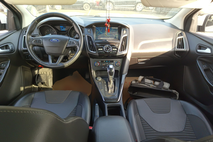 福特 福克斯 2017款 两厢 EcoBoost 125 自动超能风尚型智行版中控内饰7002