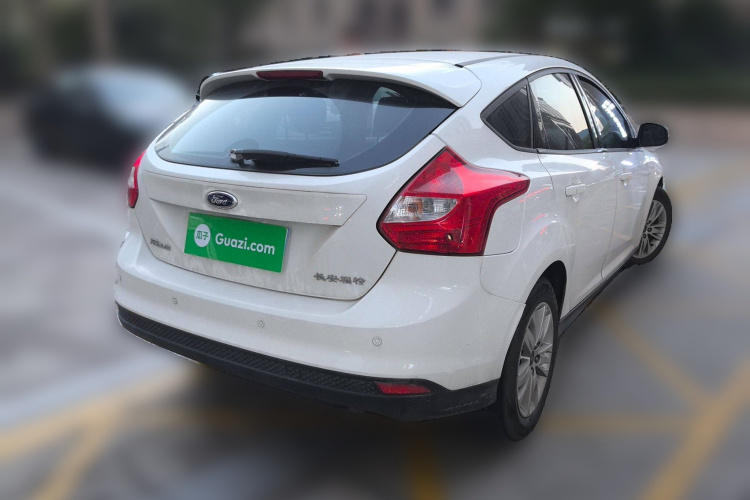 福特 福克斯 2012款 两厢 1.6L 自动舒适型车身外观6005