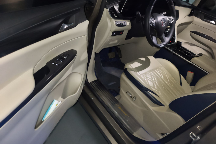 别克GL8 2020款 ES陆尊 653T 舒适型中控内饰20