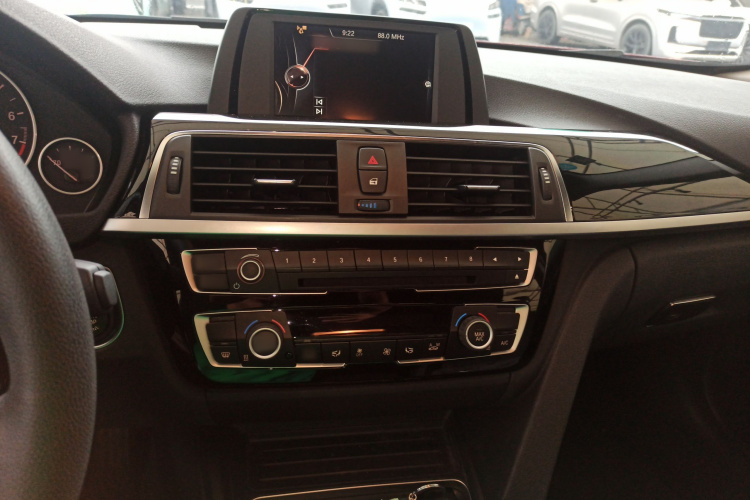 宝马3系 2016款 316i 时尚型局部细节16