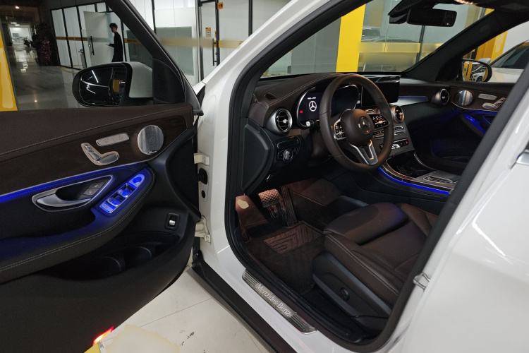 奔驰GLC 2020款 改款 GLC 260 L 4MATIC 豪华型中控内饰20