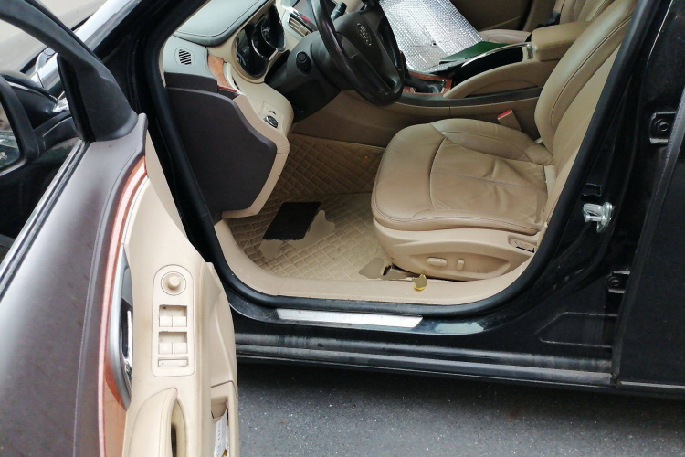 别克 君越 2012款 2.4L SIDI雅致版中控内饰7003