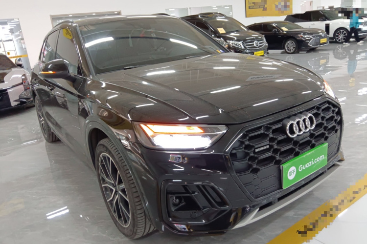 奥迪Q5L 2024款 45 TFSI 豪华动感型车身外观3