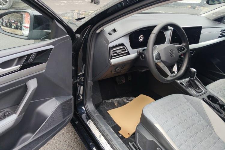 大众 朗逸 2023款 300TSI DSG满逸版中控内饰20