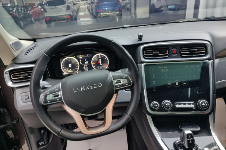 领克01 2017款 2.0T 两驱型Pro版中控内饰7002