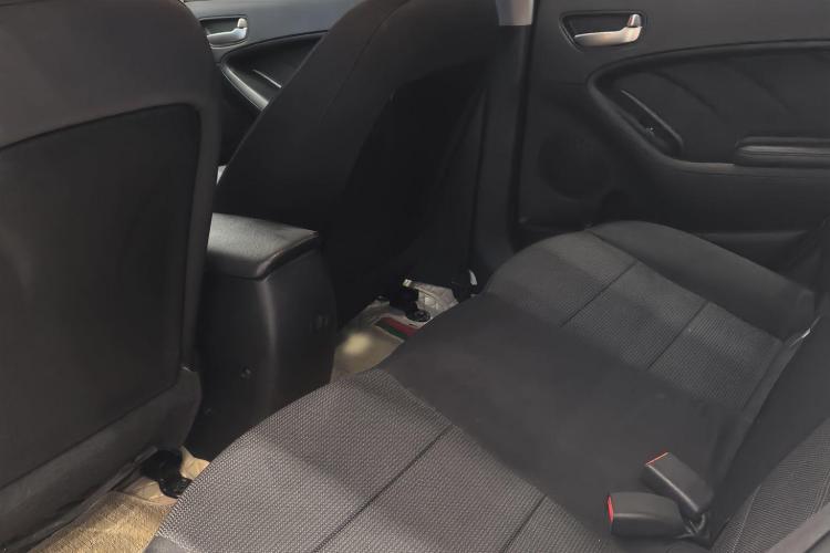 起亚K3 2016款 1.6L 自动GL中控内饰7001