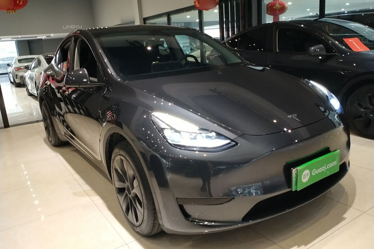特斯拉 Model Y 2024款 后轮驱动版车身外观3