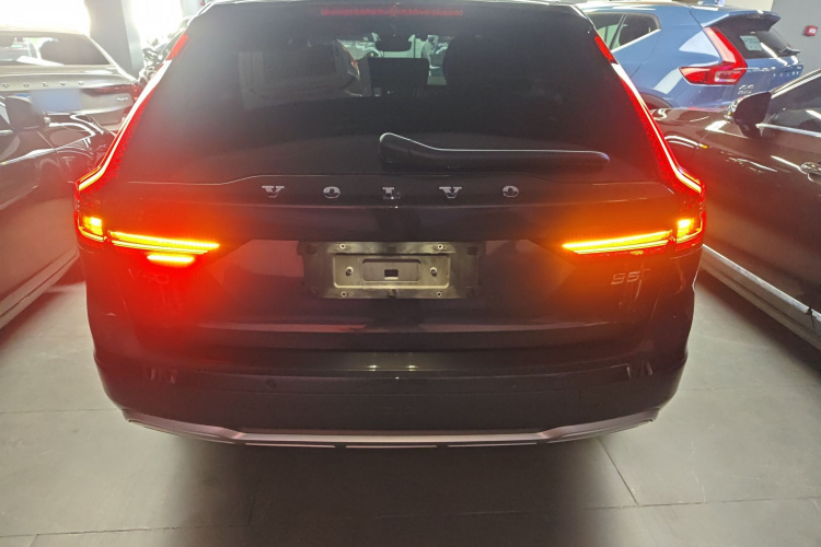 沃尔沃V90 2022款 Cross Country B5 AWD 智远版车身外观6004