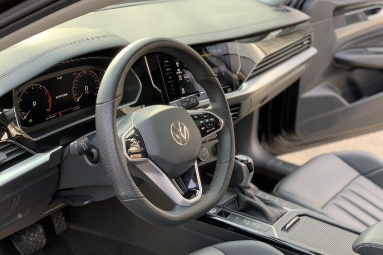 大众 帕萨特 2023款 改款 280TSI 商务版中控内饰7011